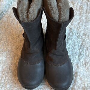 Columbia Women's Sierra Summette III Slip-Resistant Winter Boot Black Sz 7